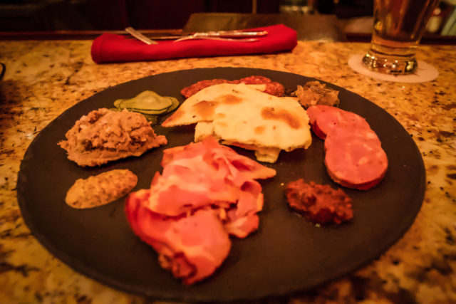 Ponto Orlando Restaurantes na Disney Nomad Lounge 006