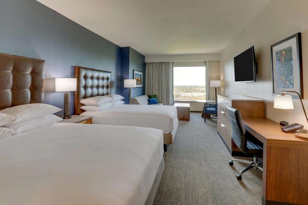 Drury Plaza Orlando 002